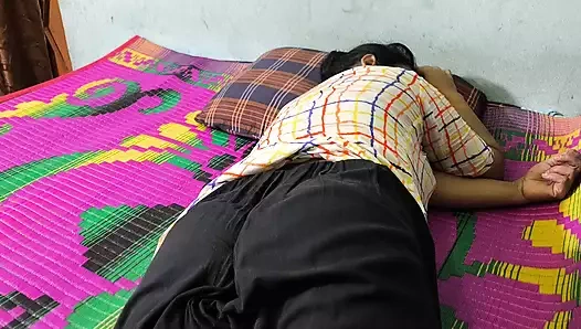 Ona sarıldım ve sikişmeye başladım