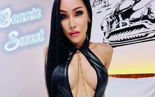 Bonnie sweet - ladyboy orta yaşlı seksi kadının en büyük götü dölleniyor
