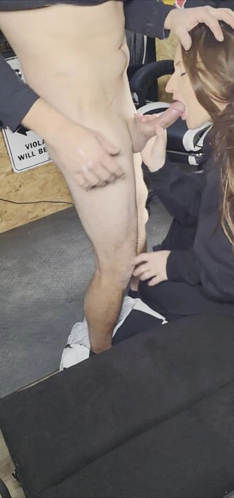 Seksi esmer Nicole Sage davetsiz geliyor