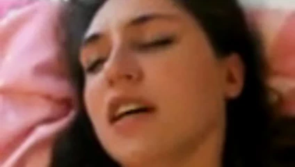 Josh'un kız arkadaşı ona video çekiyor