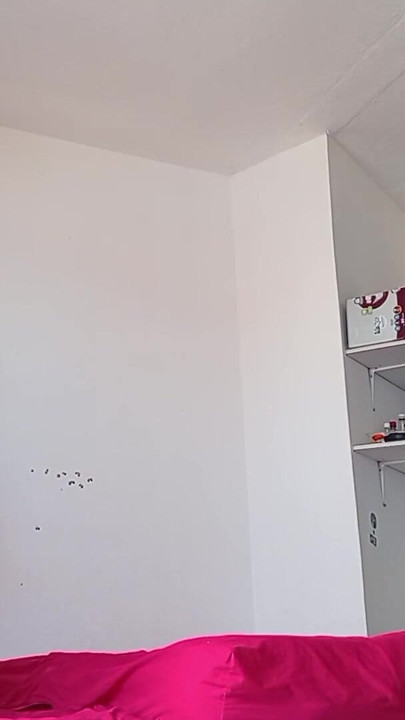 Odayı iç çamaşırlarımla temizlerken kocam beni izliyor ve kaydediyor | Bölüm 1