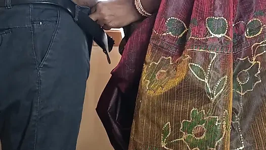 Aldatan ev hanımı komşu grup seks yapan erkeklerle aynı yatağı paylaşıyor