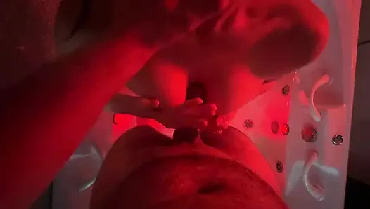 Üvey kız kardeşimle ateşli jakuzi - üvey erkek kardeş karşı koyamadı