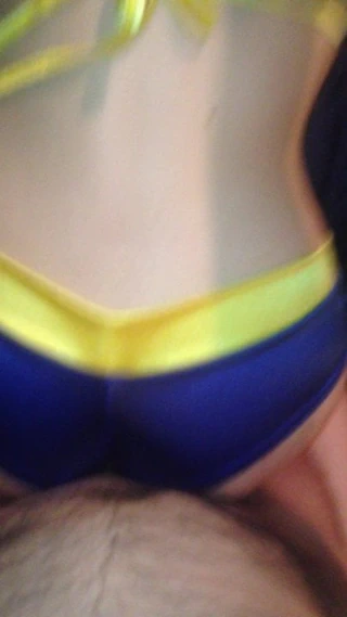 Seksi saten supergitl kostümünde sikişmek