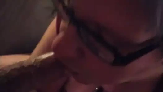 Dev amatör boşalmak üzerinde yüz