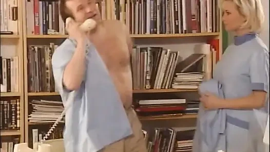 Seksi sarışında büyük olgun yarak