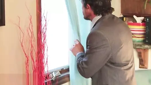 Busty üvey kız pussyfucked ve kremalı