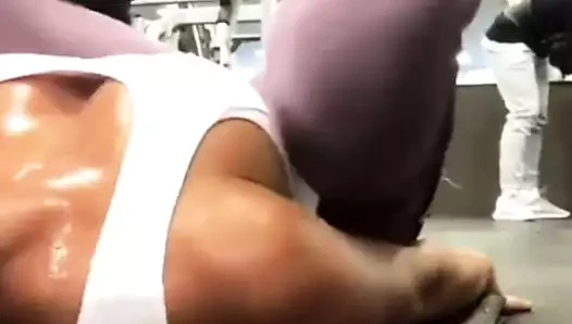 Ev d20 sevimli terli kız