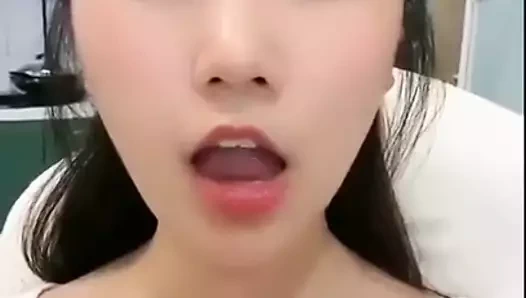 Dilli sanatçı (artista con la lengua)