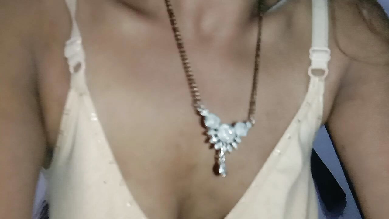 Priyanka bhabi tam bir ruh hali ile sürme