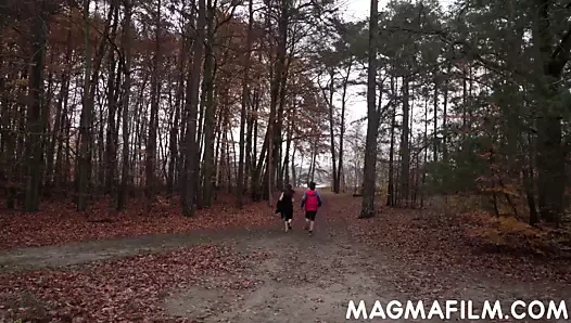 Genç kız kişisel antrenörü ile seks yapıyor