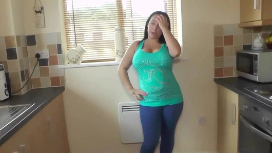 kıvrımlarımı seviyorsun