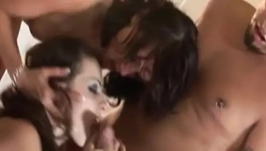 Anal üçlü ile vahşi dik milfs zevk the eğlence