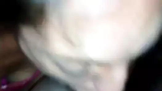 Kız arkadaş yutmaya hevesli