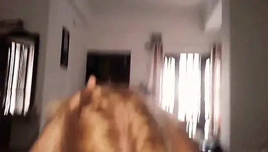 Sarışın Olgun Eş Seksin Tadını Çıkarıyor