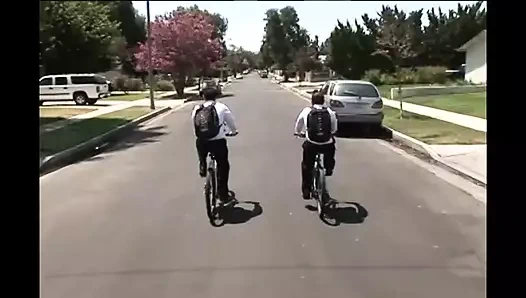 İkisi birinden daha iyi - sahne #05