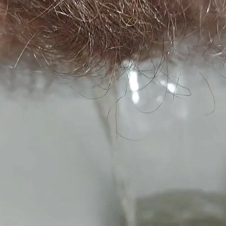 Ты жаждешь? Я могу писсить на тебя