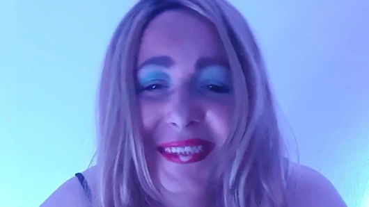 Sofia dildoyla oynuyor