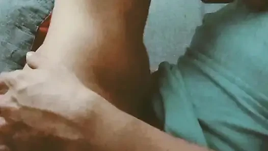Güzel karım doruk noktası olana kadar her zaman üstte olmayı seviyor