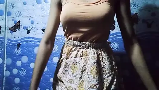 Hintli kız seks banyosu