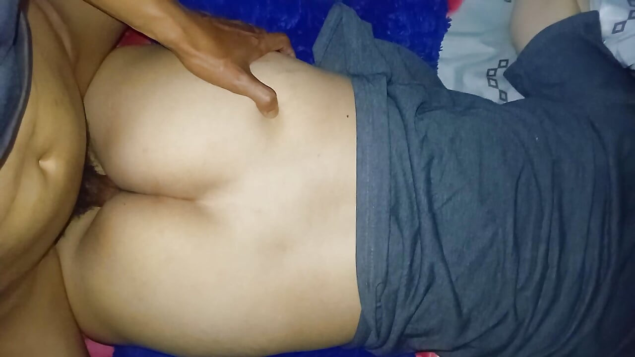 Asyalı bir yıldızın götünü sikiyor