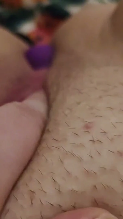 BBW Poposuna Yerleştirilmiş Bullet Vibratörle Klitorisini Okşuyor | Bölüm 1