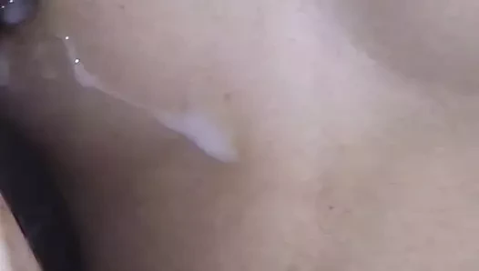 Karımın göğüslerinde sütüm