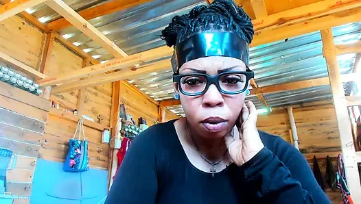 Rol yapma, büyük götlü uzaylı kadın dünyada...