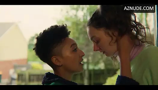 öpüşme lezbiyenler