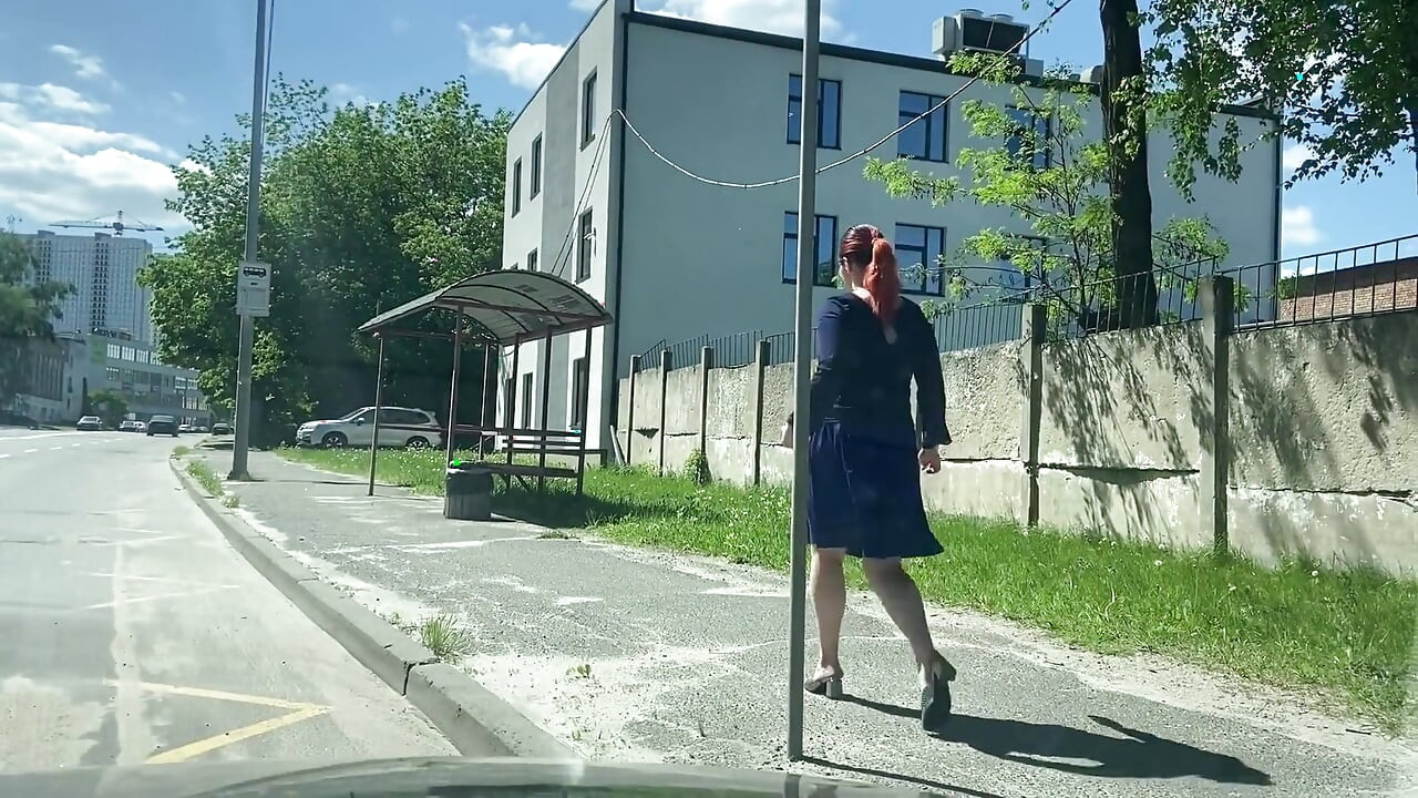 Ofiste otobüs terminalinde muzla mastürbasyon yapıyor ve yiyor