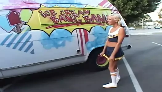 İğrenç genç kızla edepsiz macera!