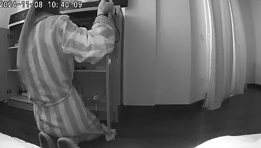 Gerçek video. Evli kadın kocasını en iyi arkadaşıyla aldatıyor.