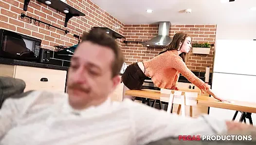 Pegas Productions - Eden Ivy onu götüne ve ağzına alıyor... Yum!!!