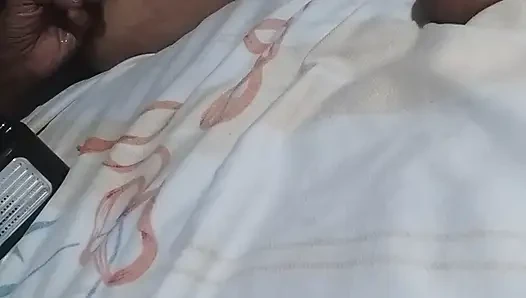 Islak şişman amına boşalmasına izin ver