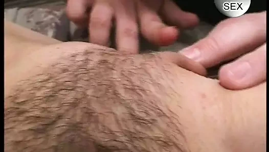 Dicke Tittenluder wird hart gefickt