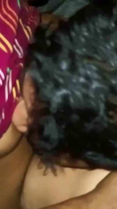 "Hintli mohini teyze gece yarısı komşuyla ateşli seks" den unutulmaz bir an