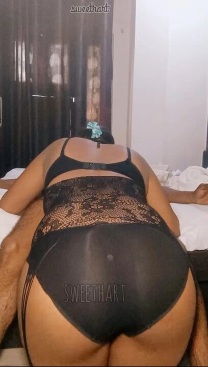 Otel odasında tombul kız arkadaş - hazırlan