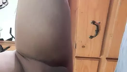 Me masturbo en el cuarto