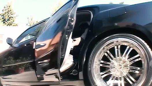 Natasha Nice siyah bir yarakla sikişmeyi seviyor