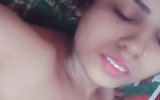 Latika Horney yüz deneyimi büyük yarak seksi amcık