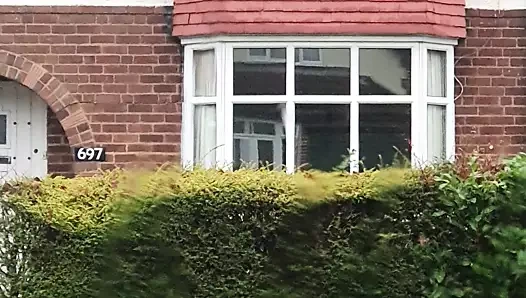 Busty üvey kocası ile evin önünde seks var