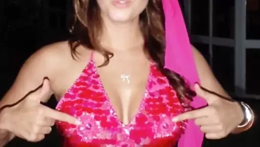 Nicole fırınlar ve bikini arkadaşları