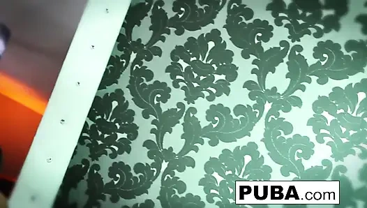 Seksi iç çamaşırlı Marica Hase aynada mastürbasyon yapıyor