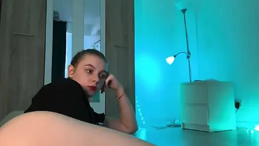 Jucielussie dildo emiyor ve seksi domaltmalı