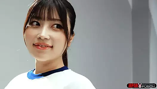 Hinami ishikawa oyuncu yemek ezme: spor ayakkabı ve çorap zevki