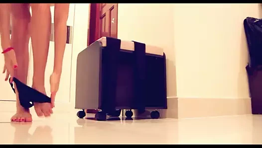 Külotlu çorap ve yüksek topuklu seksi bacaklar