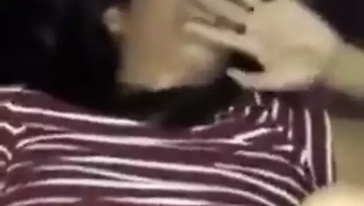 Azgın kadın bir playboy ile sikmek istiyor