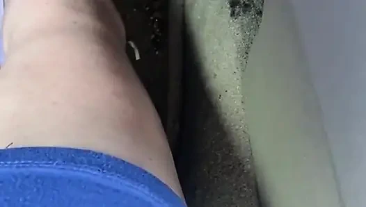 Mor çoraplı pedal pompalama