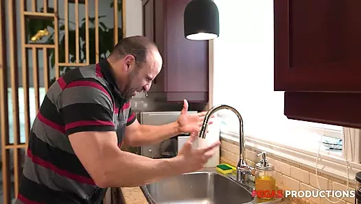 Pegas Productions - Princesse 69 Baisee solide par le Plombier