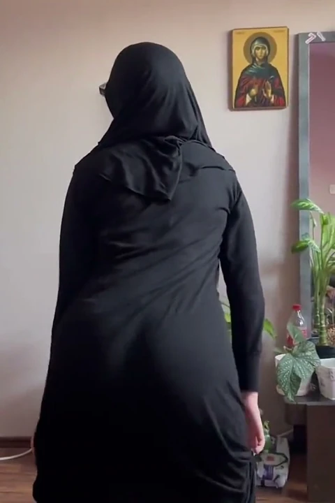 Habibi azdırıyor ve soyunuyor